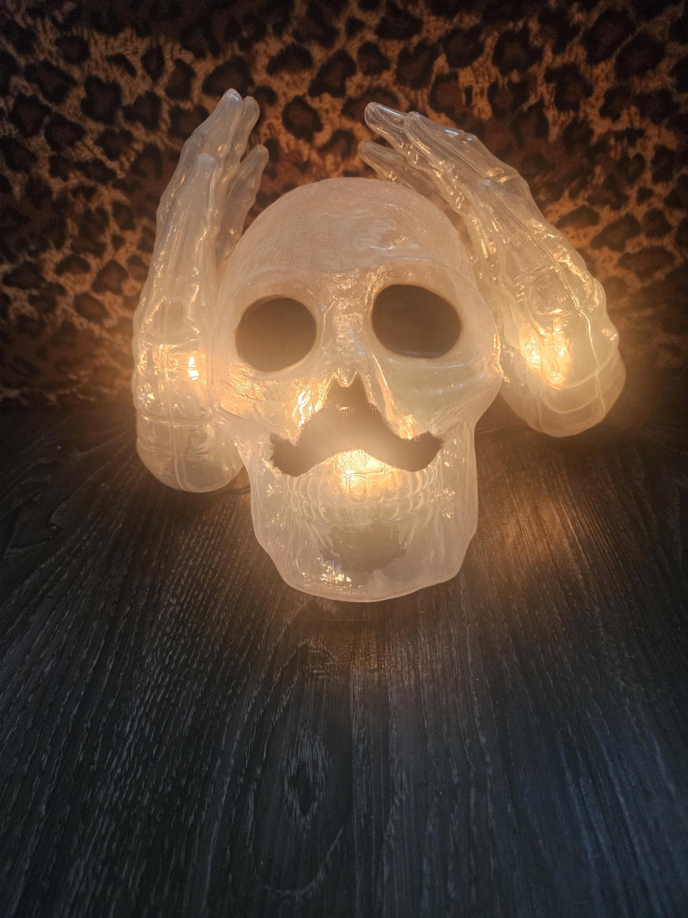 Skull Accent Light - Glowing Clear Halloween Decor